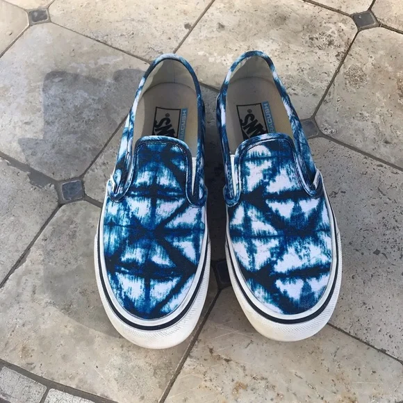 VANS Indigo Blue and Antique White Tie-Dye Slip-On Slide Tennis Shoes (Unisex) - Picture 5 of 9